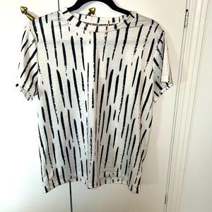 Black & white t-shirt.